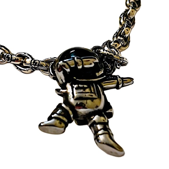 Authentic Gucci Sterling Silver Interlocking GG Chain Astronaut Pendant Necklace - Picture 3 of 11